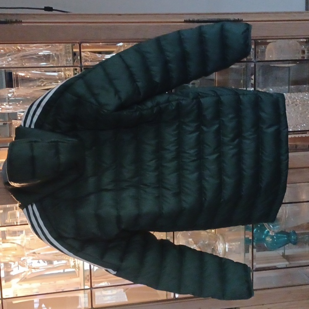 Adidas puffer jacket sz. Large